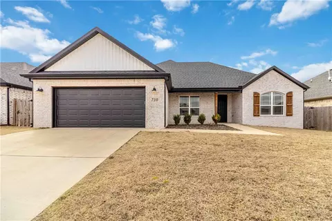 710 Copper St, Lowell, AR 72745