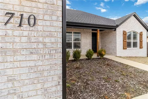 710 Copper St, Lowell, AR 72745 photo 5