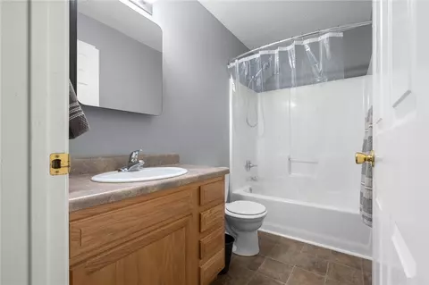 Bath - 4387 Mellow Ln, Harrison, AR 72601 photo 1 of 4