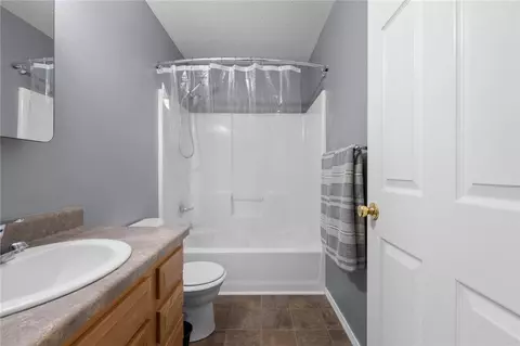 Bath - 4387 Mellow Ln, Harrison, AR 72601 photo 2 of 4