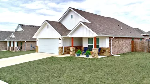 2416 England Ln, Pea Ridge, AR 72751