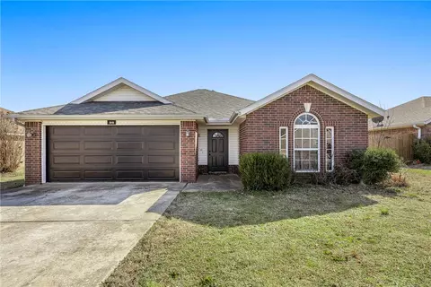 911 Bliss St, Centerton, AR 72719