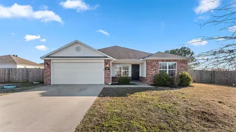 269 Glory Ln, Springdale, AR 72764