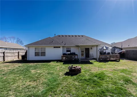 561 Bonanza St, Centerton, AR 72719 photo 6