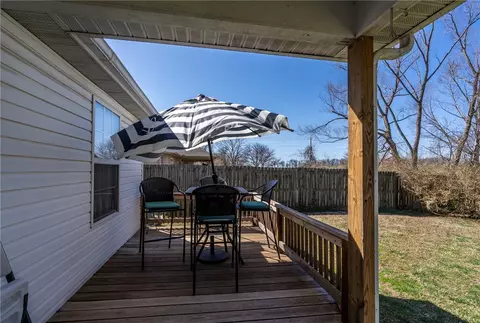 561 Bonanza St, Centerton, AR 72719 photo 4