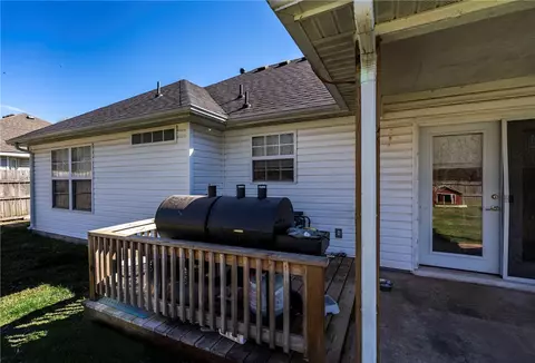 561 Bonanza St, Centerton, AR 72719 photo 3