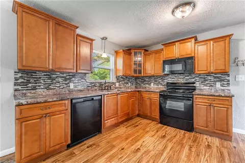 5976 E Huntsville Rd, Fayetteville, AR 72701
