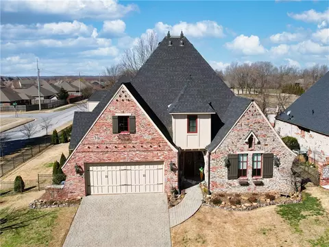 310 SW Chablis St, Bentonville, AR 72712