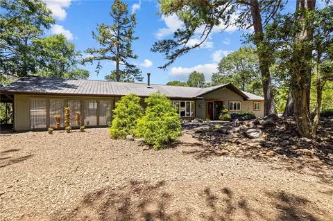 8943 Rambo Rd, Rogers, AR 72756