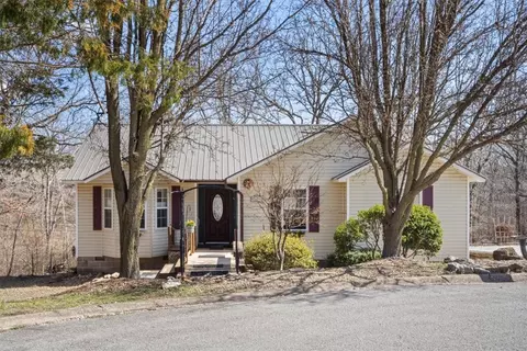 3029 Summit Dr, Siloam Springs, AR 72761
