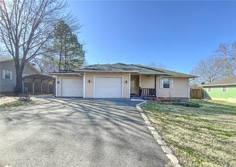 308 Winchester St, Flippin, AR 72634