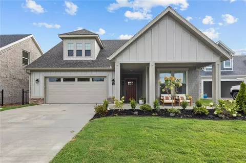 4474 W Huron Loop, Fayetteville, AR 72704