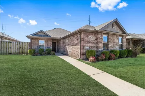 3903 Capstone Ave, Bentonville, AR 72712