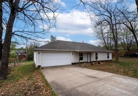 1652 Crestview Ave, Decatur, AR 72722