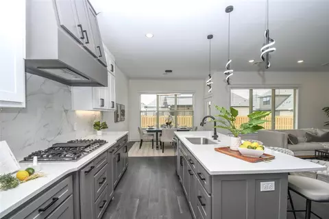 Kitchen - 440 Rainforest Loop, Centerton, AR 72719 photo 6 of 9