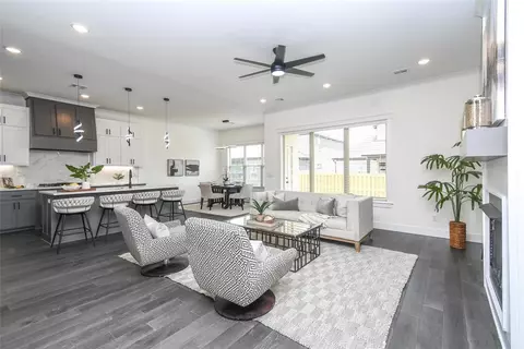Living - 440 Rainforest Loop, Centerton, AR 72719 photo 2 of 5