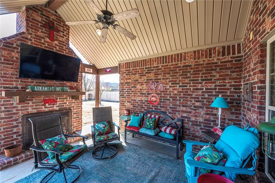 Exterior - 3903 W Owl Creek Pl, Fayetteville, AR 72704 photo 3 of 10