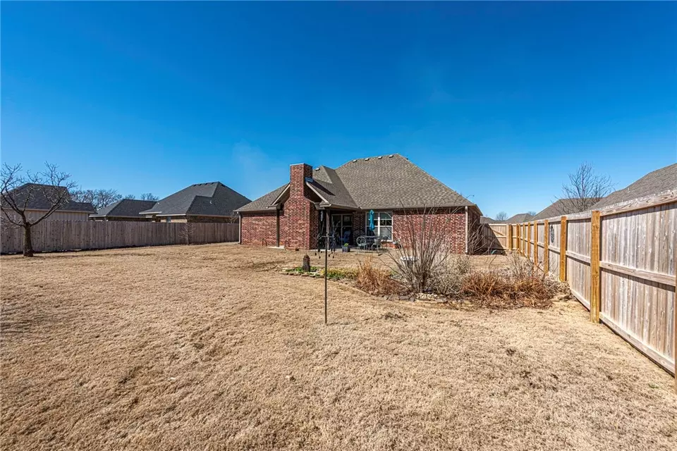 Exterior - 3903 W Owl Creek Pl, Fayetteville, AR 72704 photo 7 of 10