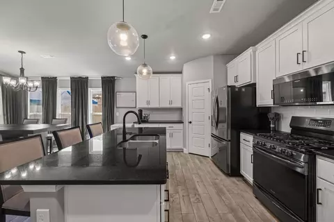 531 Stoneseed St, Centerton, AR 72719