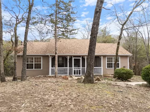28 Hickory Ln, Holiday Island, AR 72631