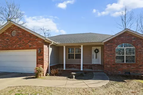 5 Montgomery Ln, Bella Vista, AR 72715