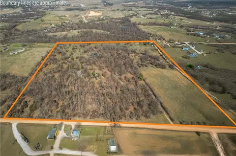 10022 Atkins Rd, Bentonville, AR 72713