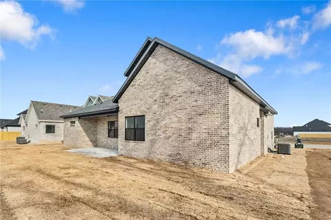 Exterior - 1831 Peacock Rd, Centerton, AR 72719 photo 4 of 6