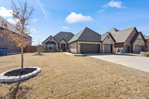1903 SW Edinburgh Ave, Bentonville, AR 72713
