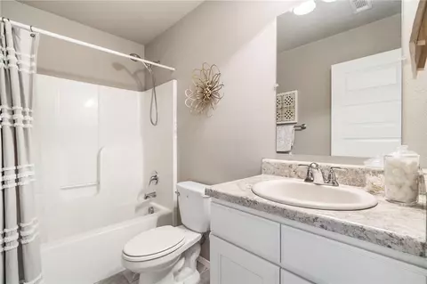 Bath - 3825 Baltic St, Springdale, AR 72762 photo 3 of 3
