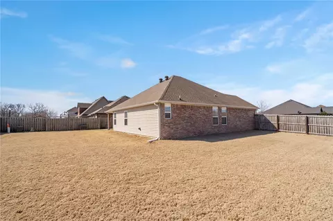 Exterior - 3825 Baltic St, Springdale, AR 72762 photo 6 of 8
