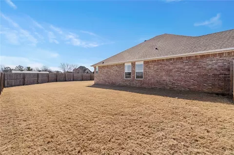 Exterior - 3825 Baltic St, Springdale, AR 72762 photo 7 of 8
