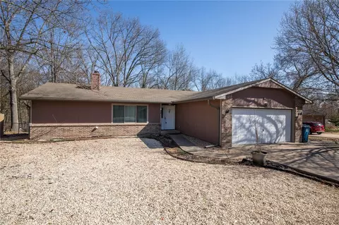 9 Cromer Dr, Bella Vista, AR 72715
