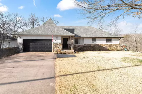 11 Lundy Ln, Bella Vista, AR 72714