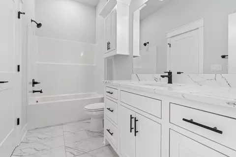 Bath - 311 Rainforest Loop, Centerton, AR 72719 photo 3 of 5