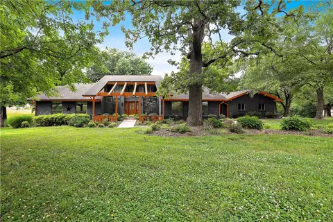 515 NW D St, Bentonville, AR 72712