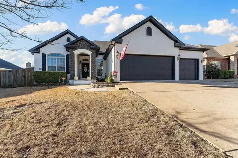 1527 Thistle Wood Ln, Springdale, AR 72764
