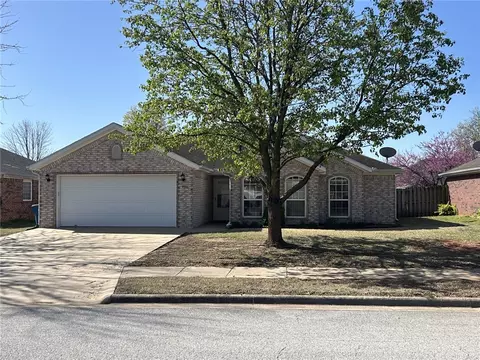 4001 Moline Ave, Bentonville, AR 72712