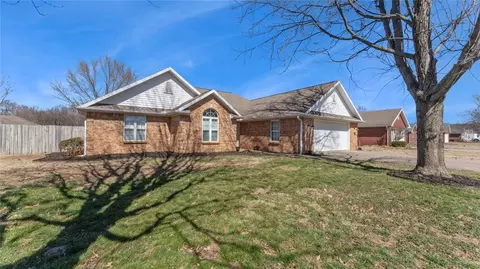 64 Briarmeadow St, Farmington, AR 72730