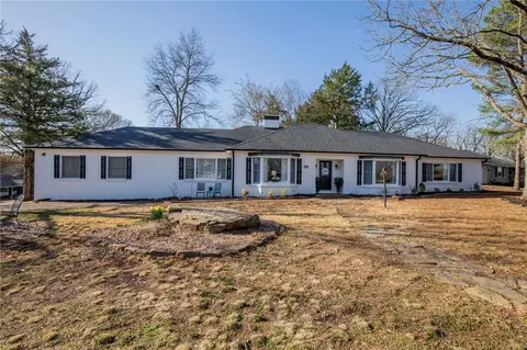 3175 Katherine Ave, Fayetteville, AR 72703
