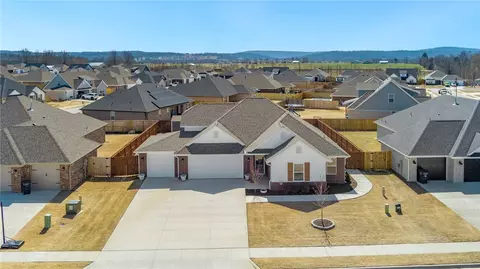 405 Phyllis Farm Rd, Prairie Grove, AR 72753
