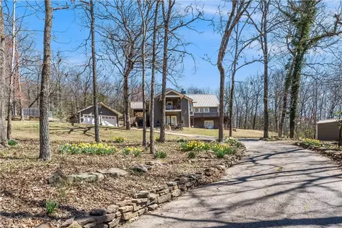 2396 Fox Trl, Fayetteville, AR 72703