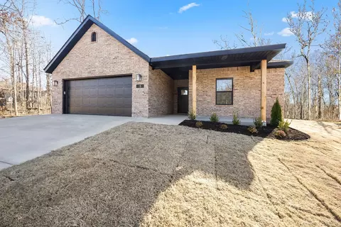 1 Jedburgh Ln, Bella Vista, AR 72715