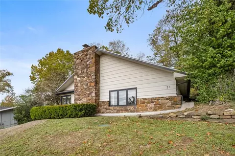 31 Wimbledon, Bella Vista, AR 72715