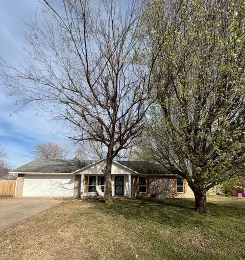 222 N Samuel Pl, Farmington, AR 72730