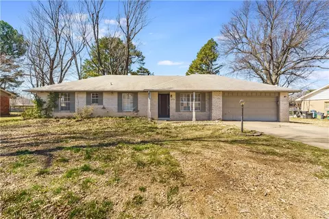 3147 Sheryl Ave, Fayetteville, AR 72703