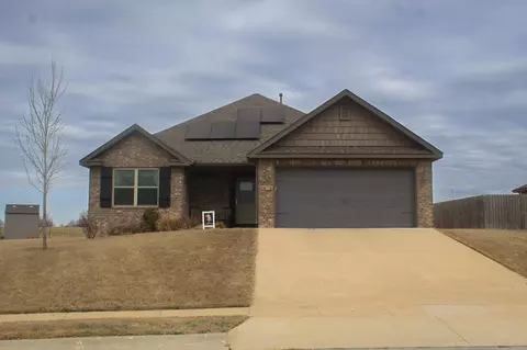 1670 Seattle Slew St, Prairie Grove, AR 72753