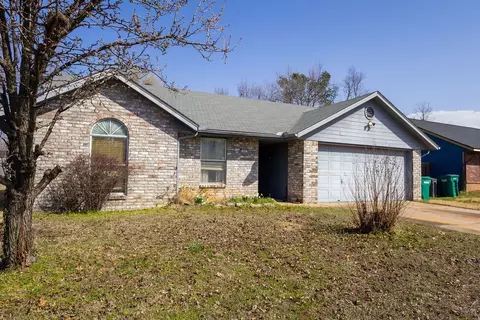 2407 Sunset Dr, Rogers, AR 72756