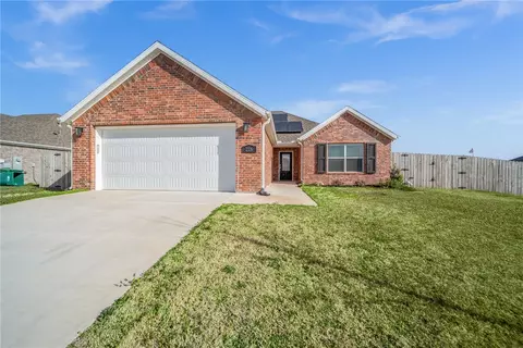 216 New York Ave, Farmington, AR 72730