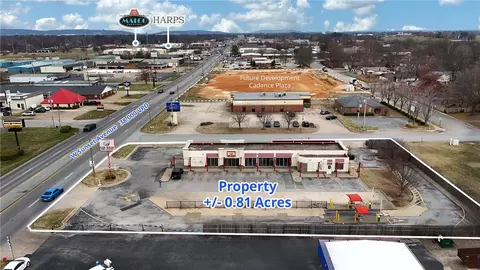 3681 W Sunset Ave, Springdale, AR 72762