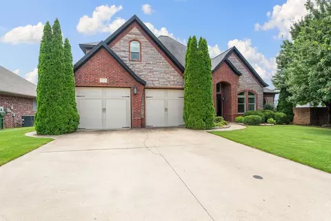 6522 W Hearth Falls Dr, Rogers, AR 72758